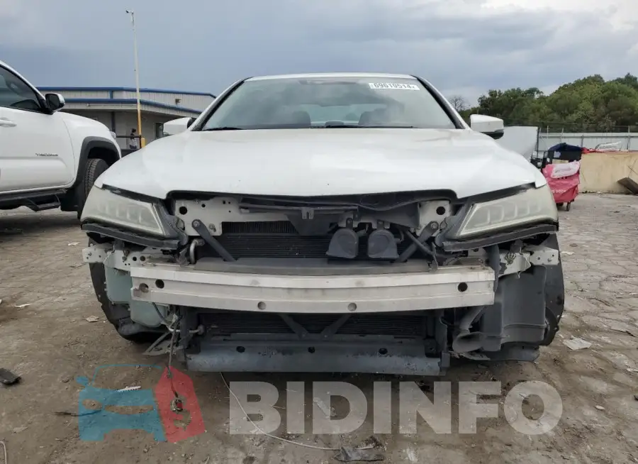 19UUB2F58GA004992 Photo# 5