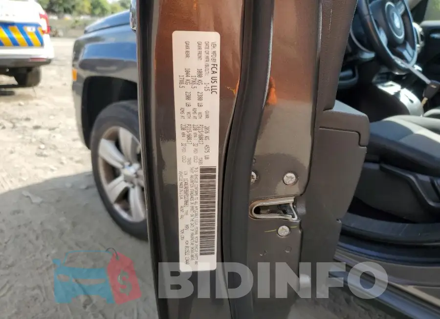 1C4NJRFB8FD270661 Photo# 13