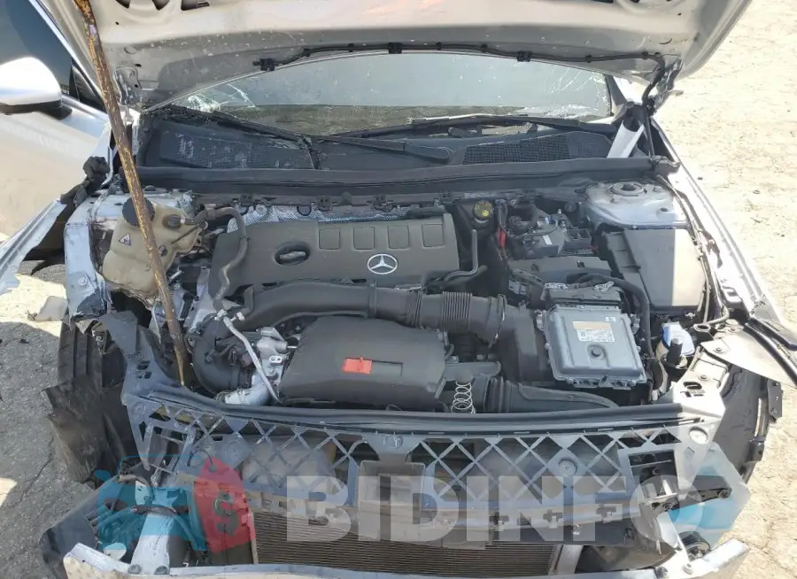 WDD3G4EB7KW012811 Photo# 11