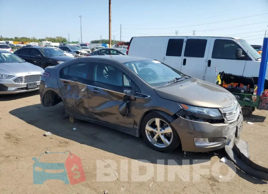1G1RB6E48FU107811 Photo# 4