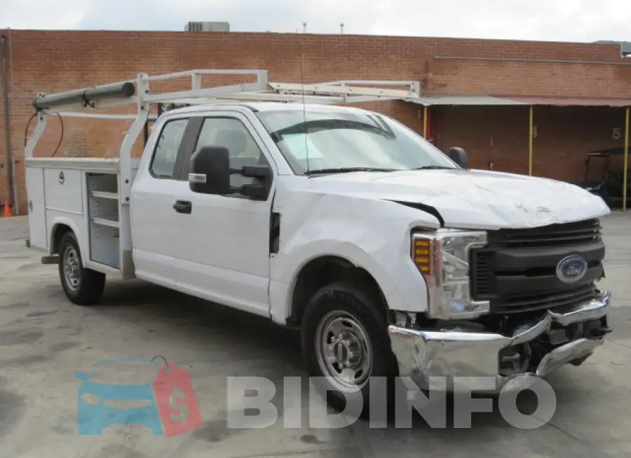 1FT7X2A69KEF58122 Photo# 1