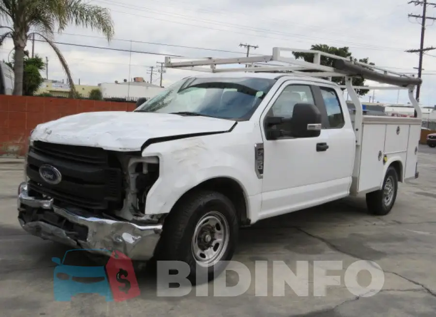 1FT7X2A69KEF58122 Photo# 2