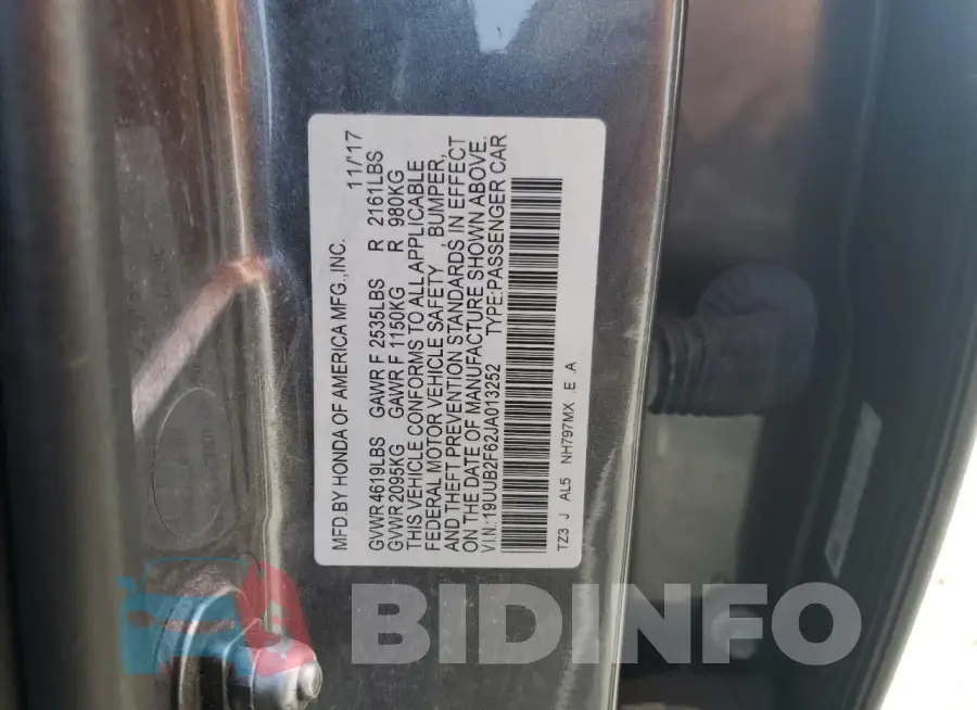 19UUB2F62JA013252 Photo# 12