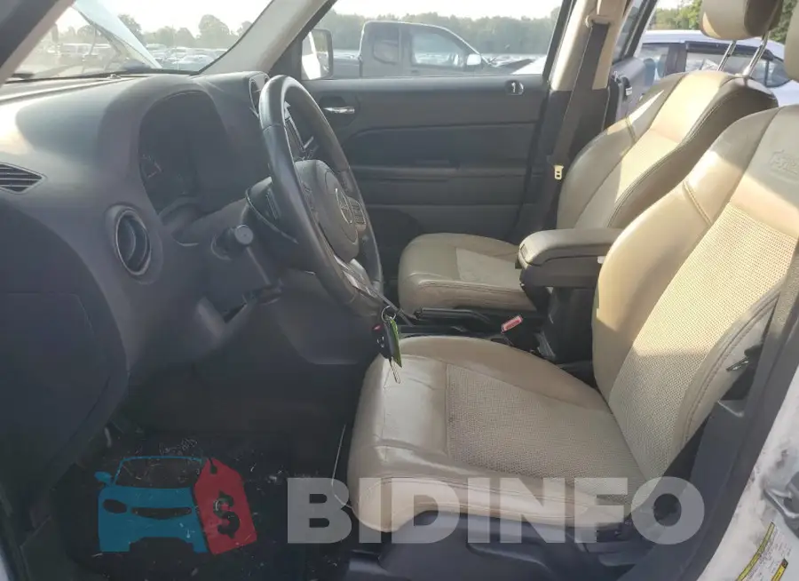 1C4NJRBB2HD113717 Photo# 7