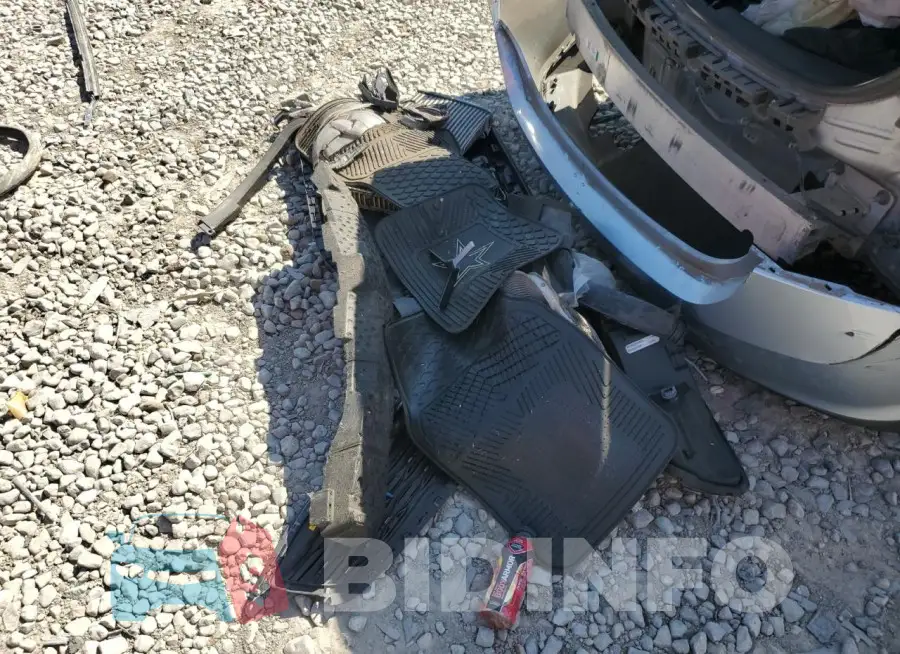 1G1ZD5ST1JF205382 Photo# 12