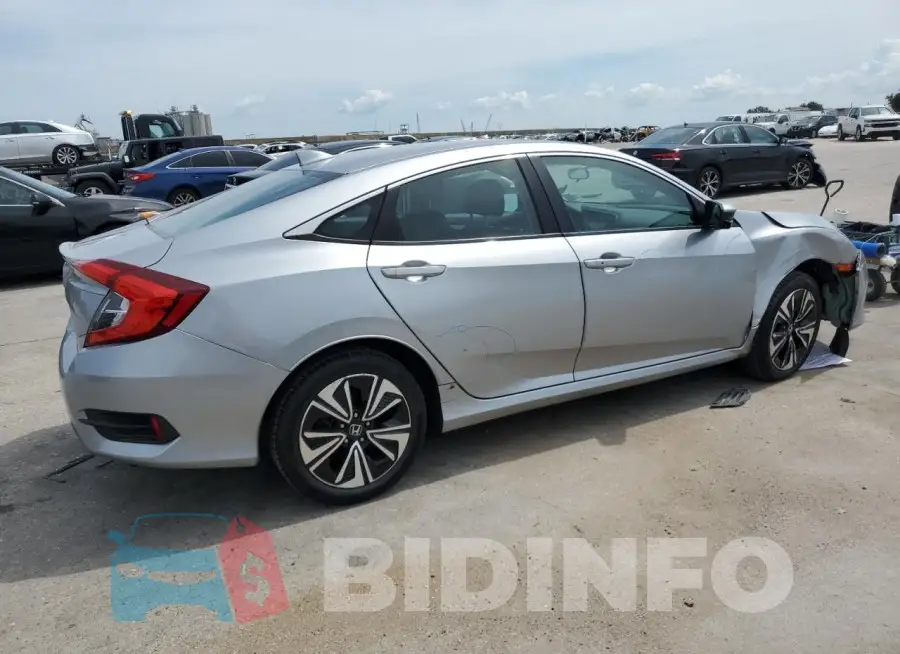 19XFC1F30HE001676 Photo# 3