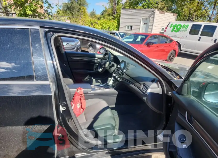 1HGCV1F19JA811247 Photo# 5