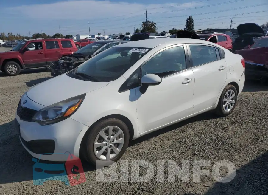 KNADM4A35F6427036 Photo# 1