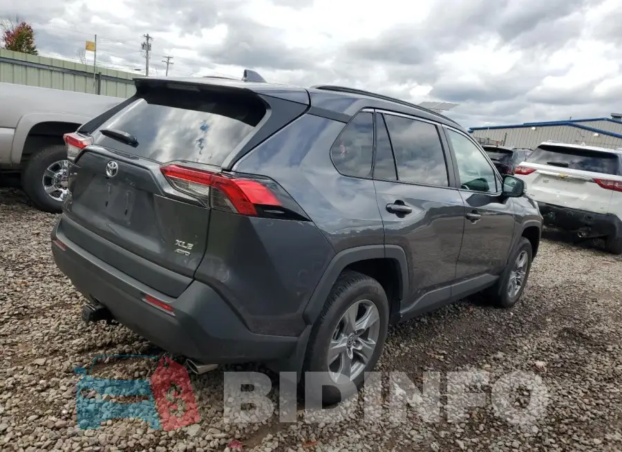 2T3P1RFV3PC390179 Photo# 3
