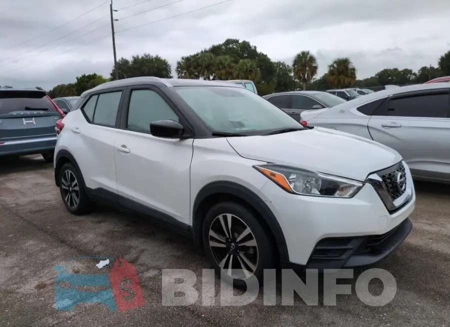 3N1CP5CU4KL499625 Photo# 4