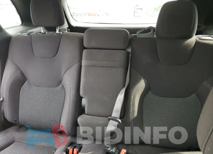 1C4PJLCB5KD370379 Photo# 10