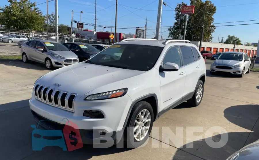 1C4PJLCBXFW723077 Photo# 2
