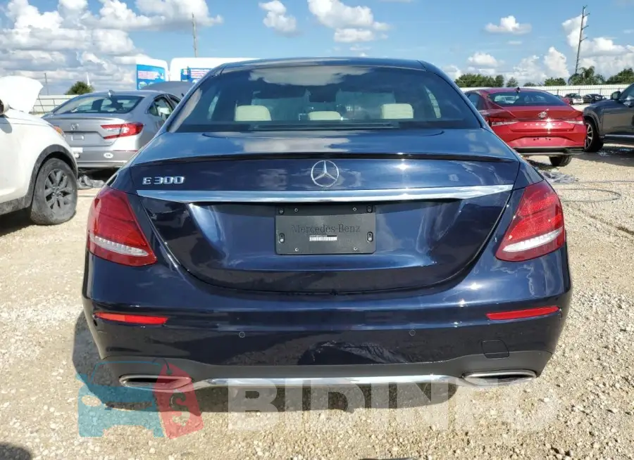 WDDZF4JB9JA467299 Photo# 6