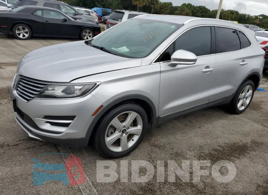 5LMCJ1C93GUJ28450 Photo# 1