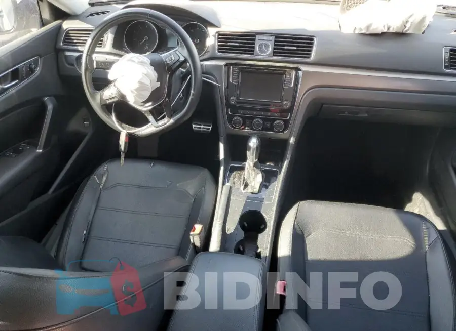 1VWDT7A35HC041452 Photo# 8