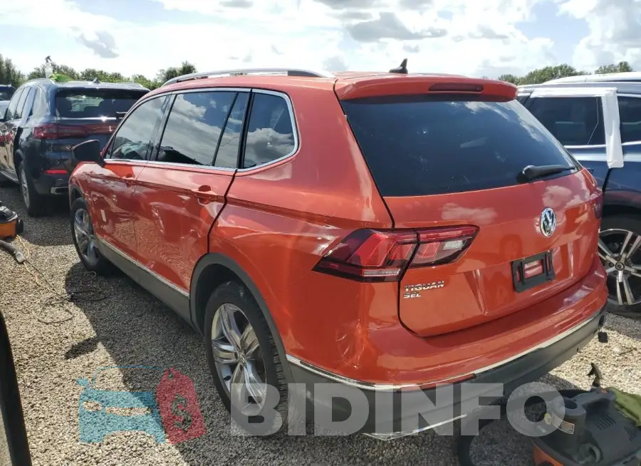 3VV5B7AX2JM183504 Photo# 2