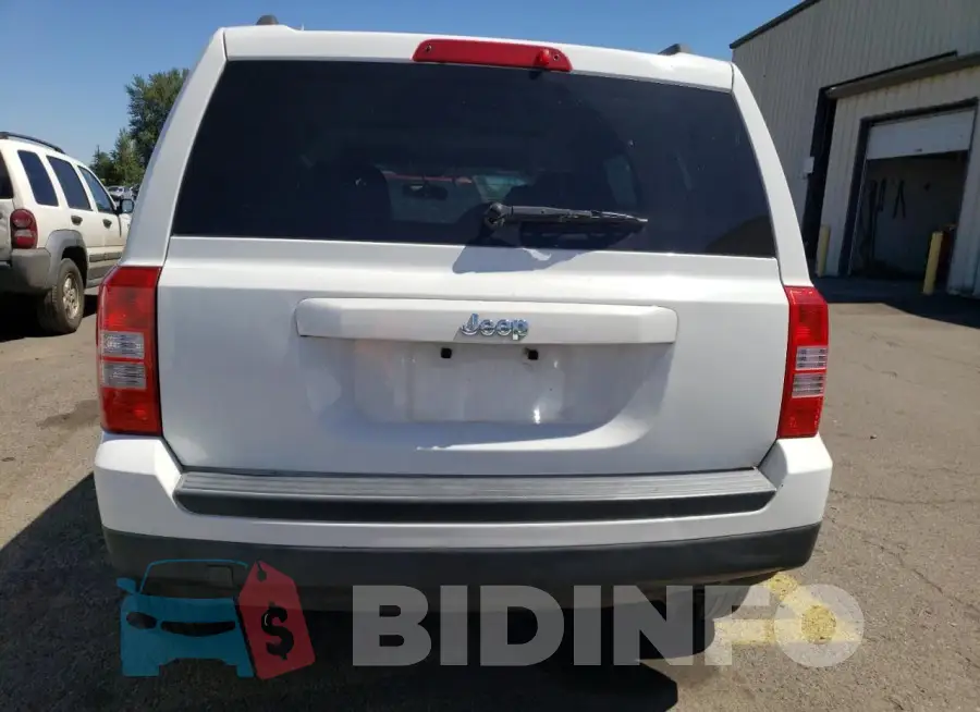 1C4NJPBA9GD769164 Photo# 6