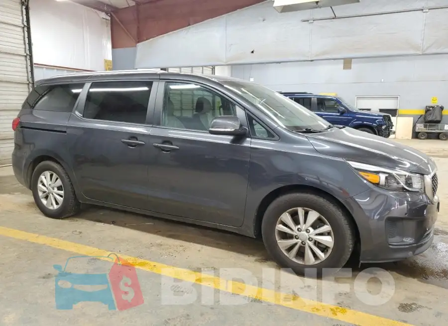 KNDMB5C16J6401189 Photo# 4