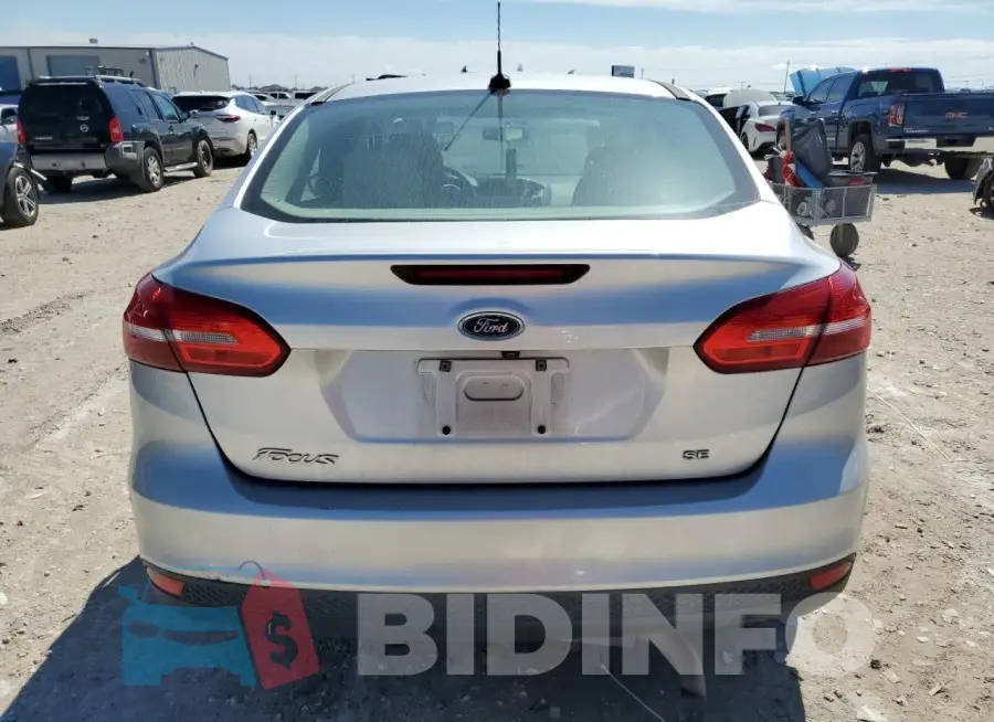 1FADP3F23JL272412 Photo# 6