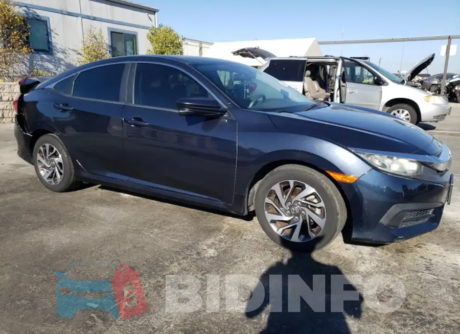 19XFC2F79GE236049 Photo# 4