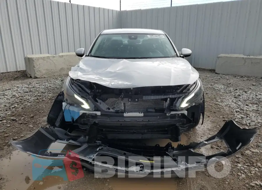 1N4BL4BV2PN372832 Photo# 5