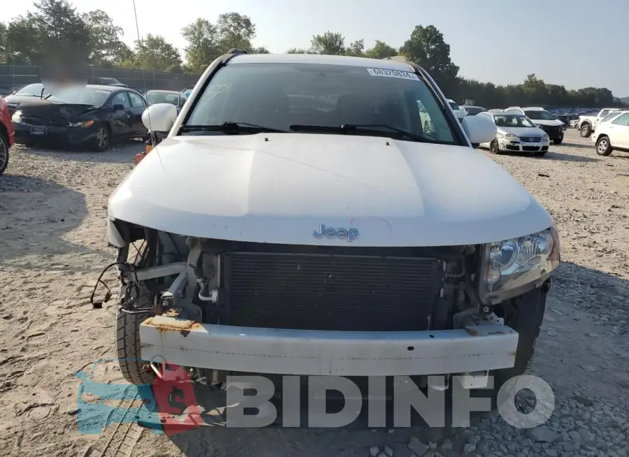 1C4NJDEB4HD139590 Photo# 5