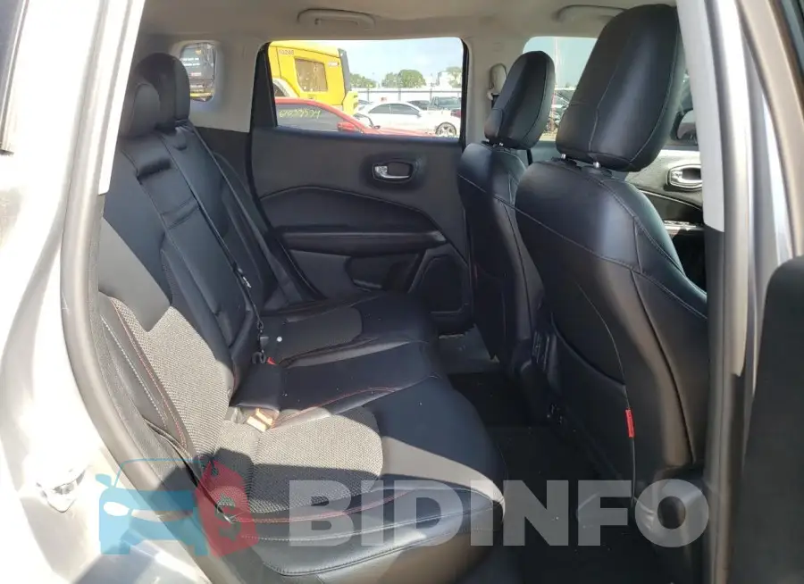 3C4NJDDB3HT650784 Photo# 11