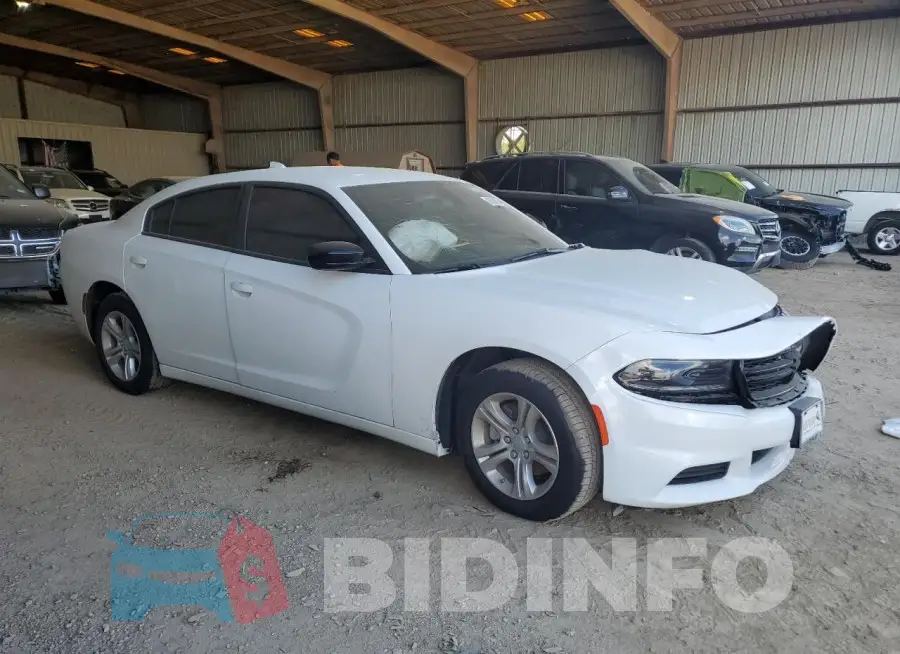 2C3CDXBGXPH674106 Photo# 4