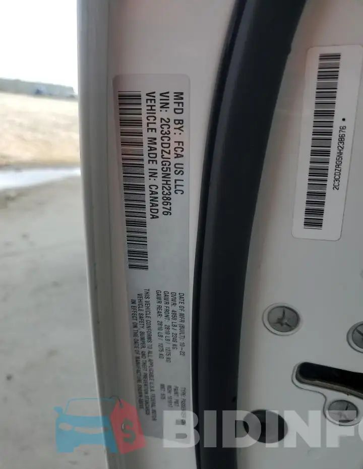 2C3CDZJG5NH238676 Photo# 12