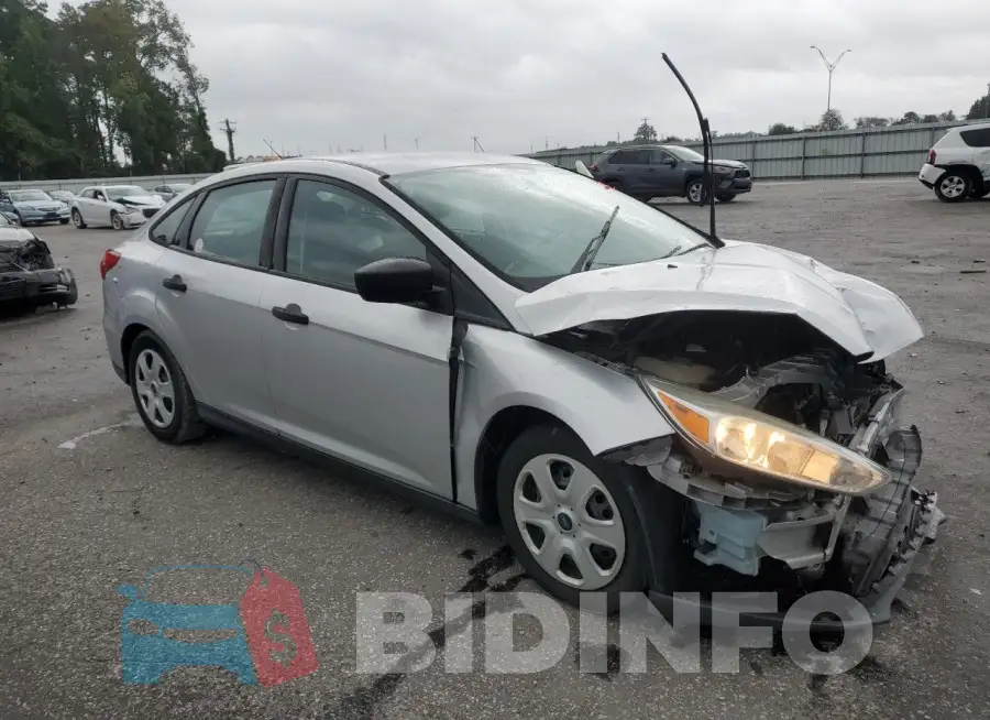 1FADP3E26GL335688 Photo# 4