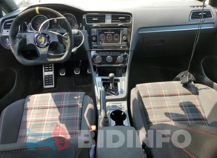 3VW5T7AUXKM026237 Photo# 8