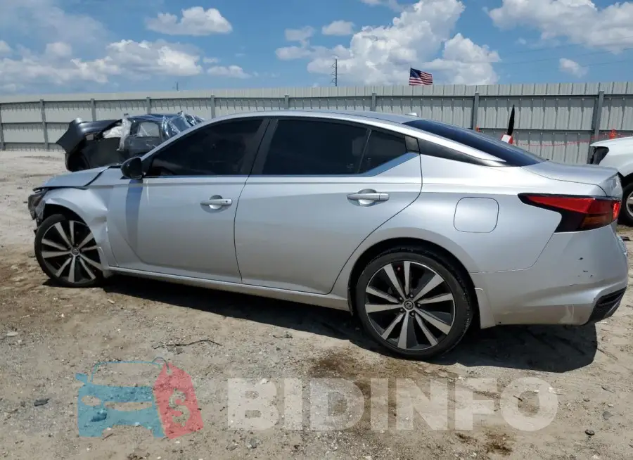 1N4BL4CV5LC231953 Photo# 2