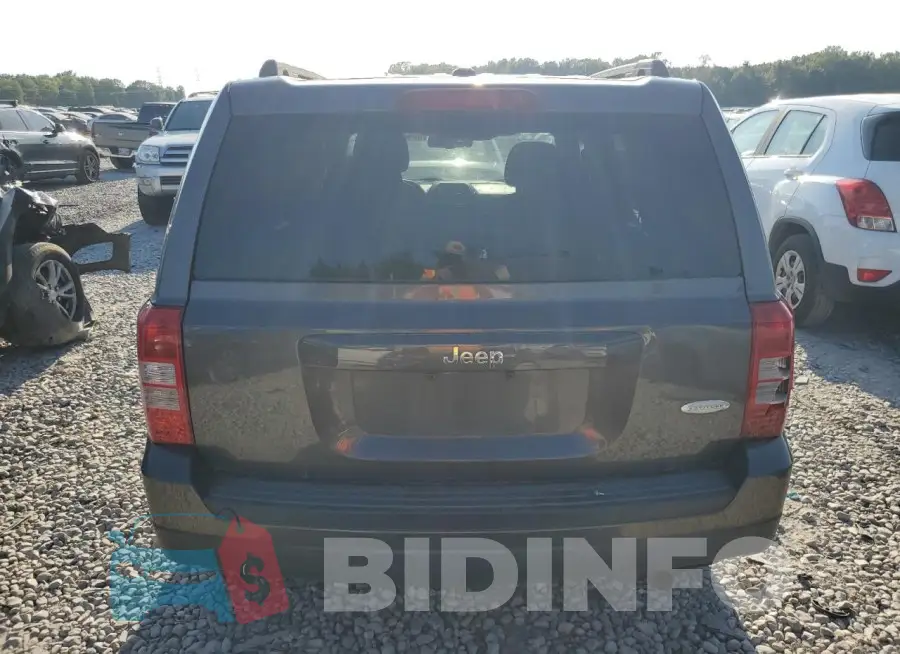1C4NJPFB5FD178198 Photo# 6