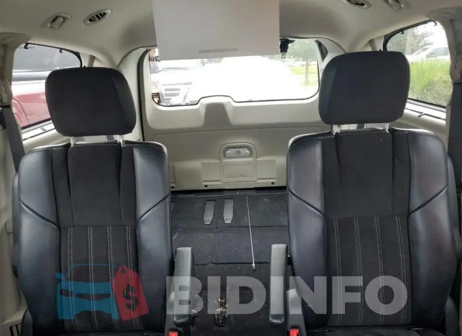 2C4RC1JG6GR221487 Photo# 10