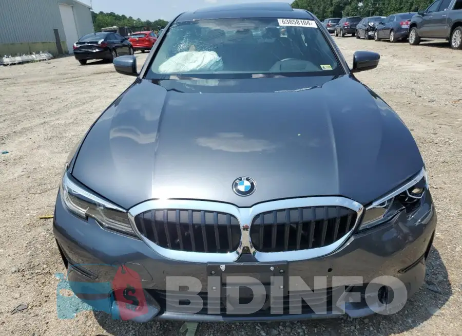 3MW5R7J03M8B88167 Photo# 5