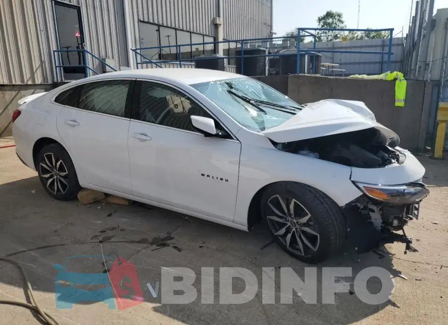 1G1ZG5ST8RF137830 Photo# 4