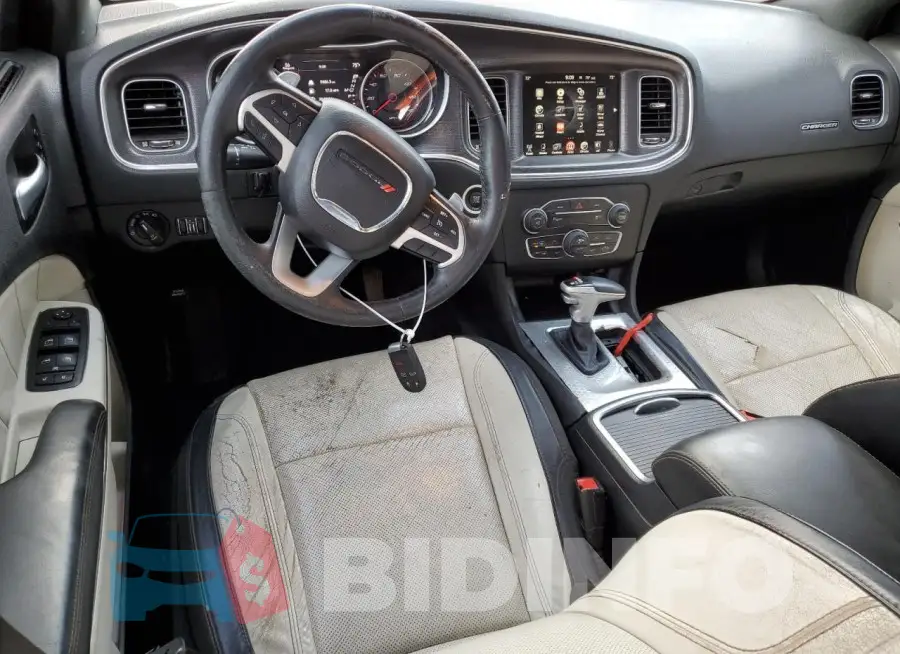 2C3CDXHG4FH738176 Photo# 8