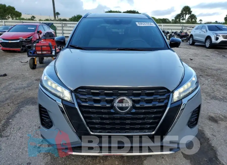 3N1CP5DV7PL563042 Photo# 5