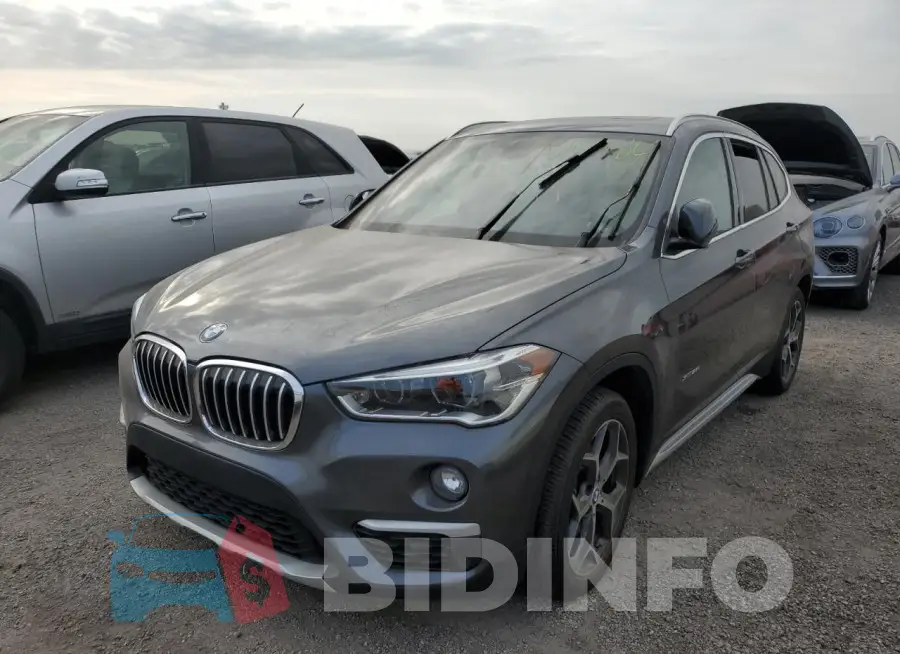 WBXHT3C39GP884607 Photo# 1