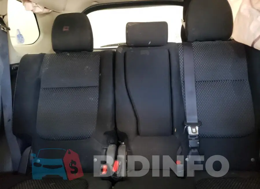 JA4AD3A31JZ068737 Photo# 10