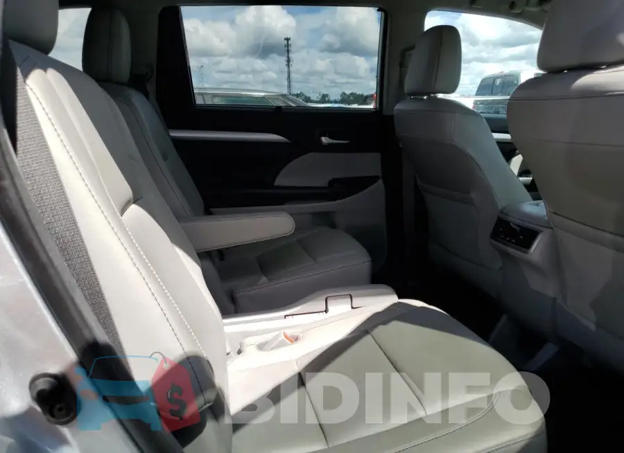 5TDJZRFH2JS526141 Photo# 11