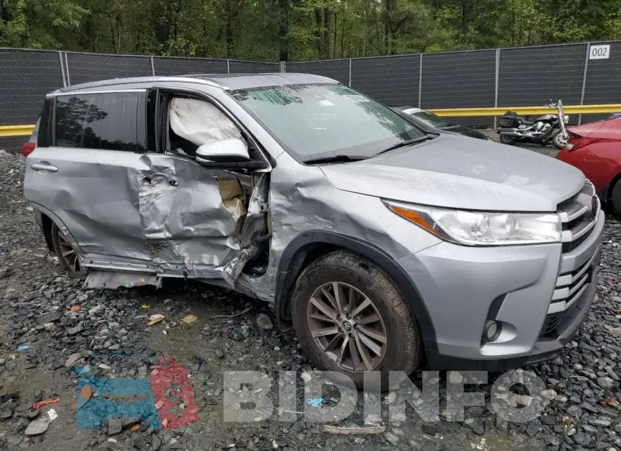 5TDJZRFHXHS522221 Photo# 4