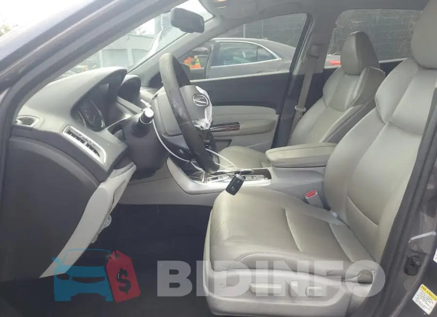 19UUB2F38HA002224 Photo# 7