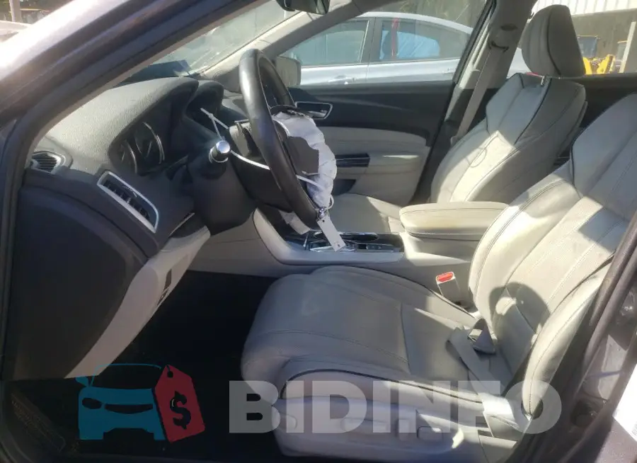 19UUB2F52JA012223 Photo# 1
