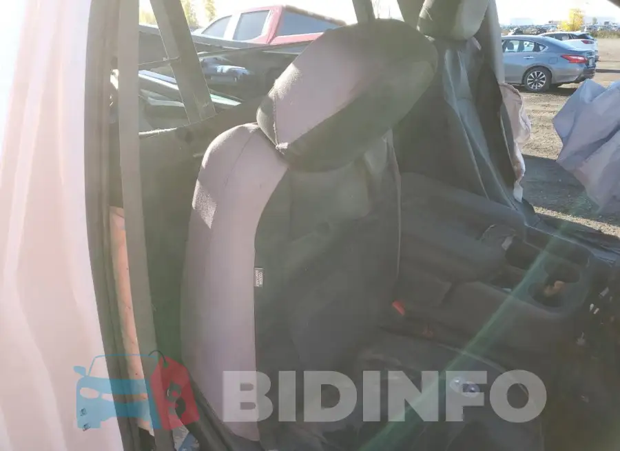 1GT39TE75PF128915 Photo# 10