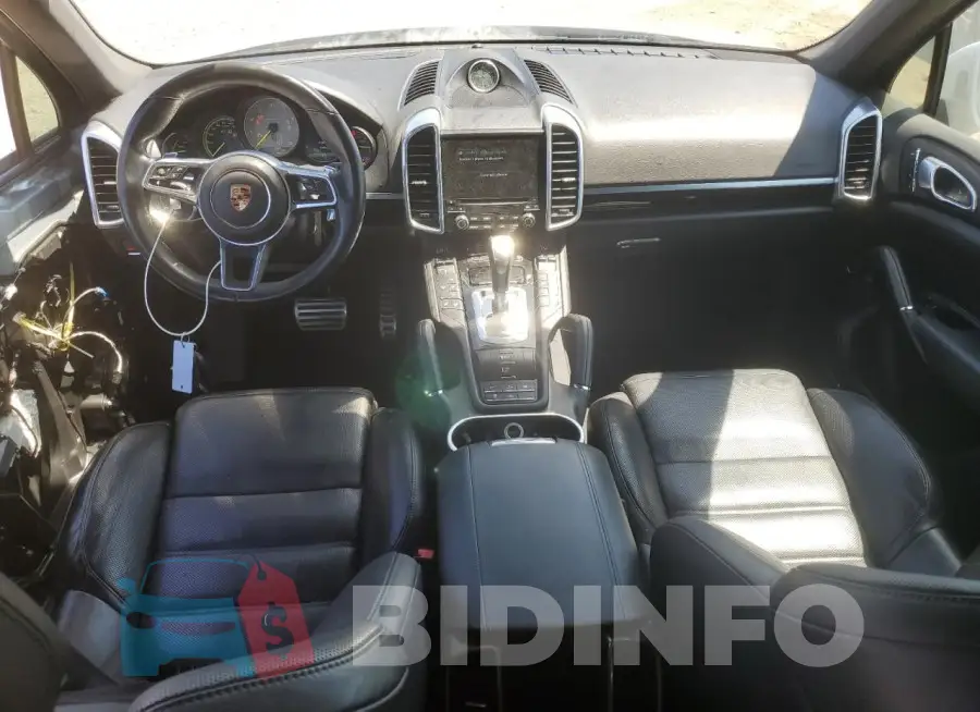 WP1AE2A28JLA72452 Photo# 8