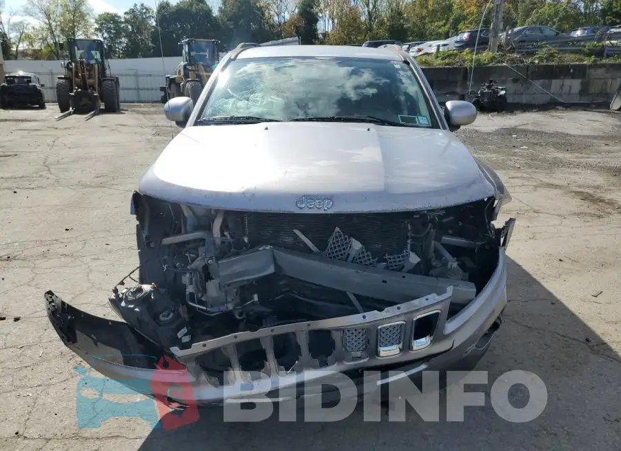 1C4NJCEB5FD120196 Photo# 5