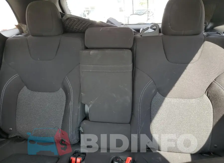 1C4PJLCBXKD222129 Photo# 10