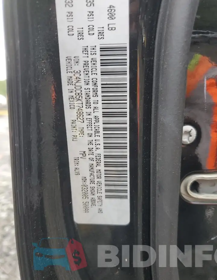 3C4NJDCB5KT748627 Photo# 13