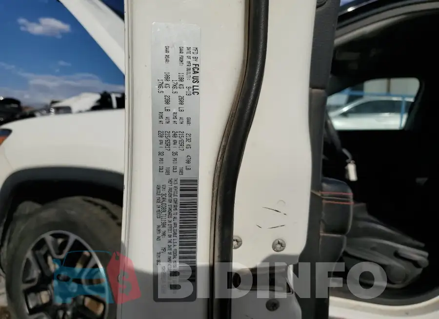 3C4NJDDB9LT111904 Photo# 14